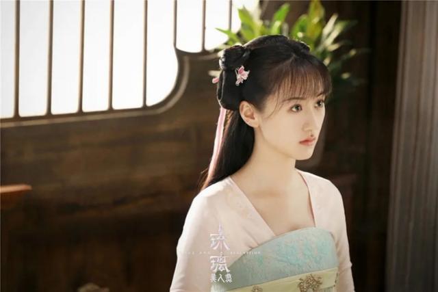 上半年挣了2000万的杨紫离开后，欢瑞还有哪些女1号？