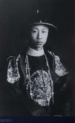 末代皇帝演员表(盘点一下演过末代皇帝溥仪的演员们，大家看看哪个最像呢？)