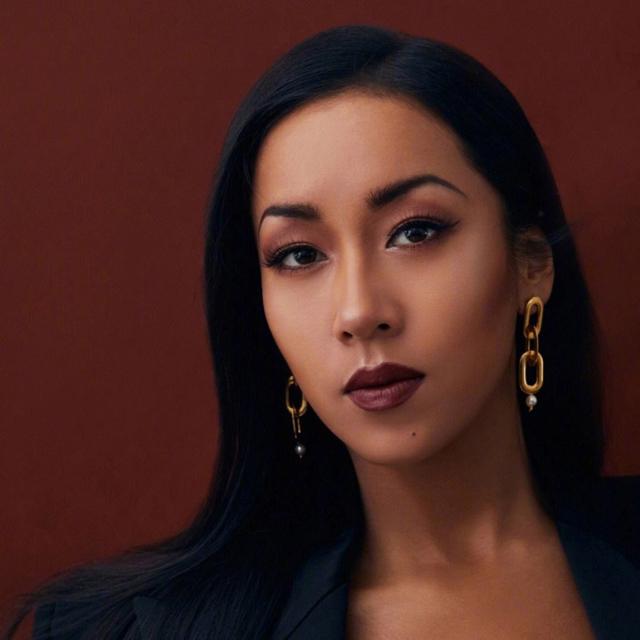 “黑美人”吉克隽逸的成名史:卖惨、炫富、插足他人感情