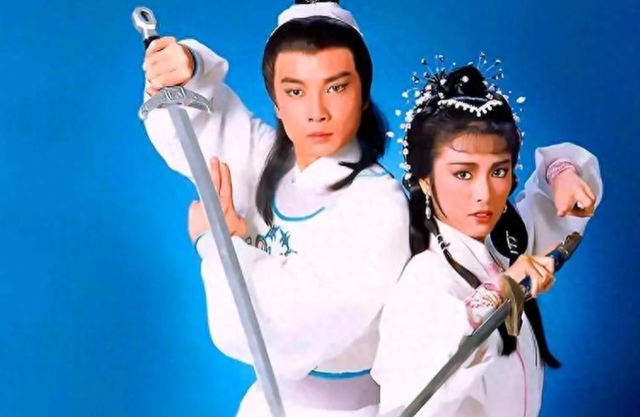 给宝剑起名字只服梁羽生，梁羽生笔下的十大名剑，金庸也写不出来