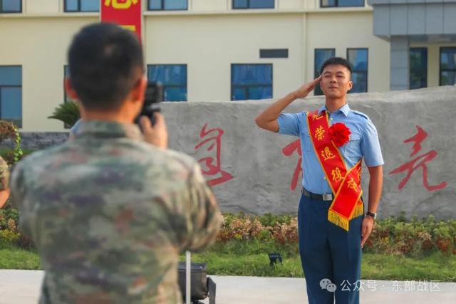 最后一道军令：送战友！