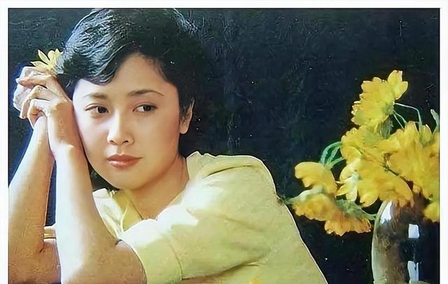 她是中国第一美女,结2次婚都没孩子,如今72岁仍美得让人羡慕!