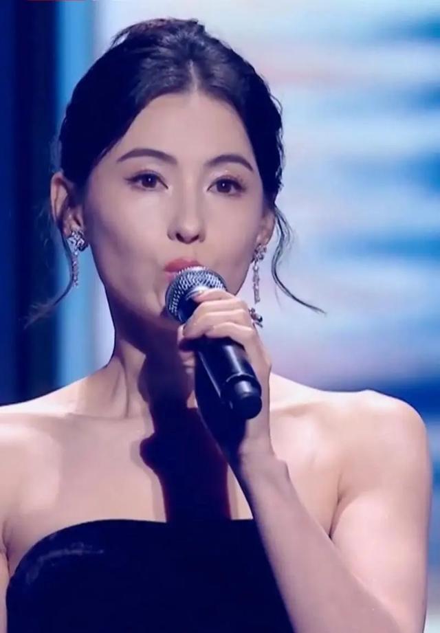 艳照门都毁不掉的张柏芝，现在涅槃重生，王菲终究还是败下风来