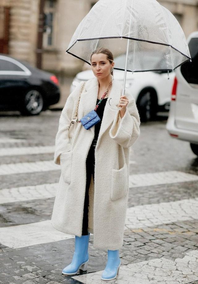 “白+黑”真是永恒的经典,多少岁都能穿,掌握穿搭技巧一定很美