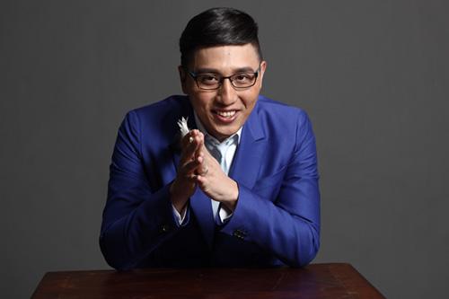 35岁华少的妻子秦利鸽近照