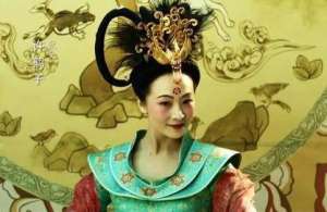 黄海波复出(黄海波复出艰难风光不再，他老婆却受名导演力捧，患难夫妻有真情)