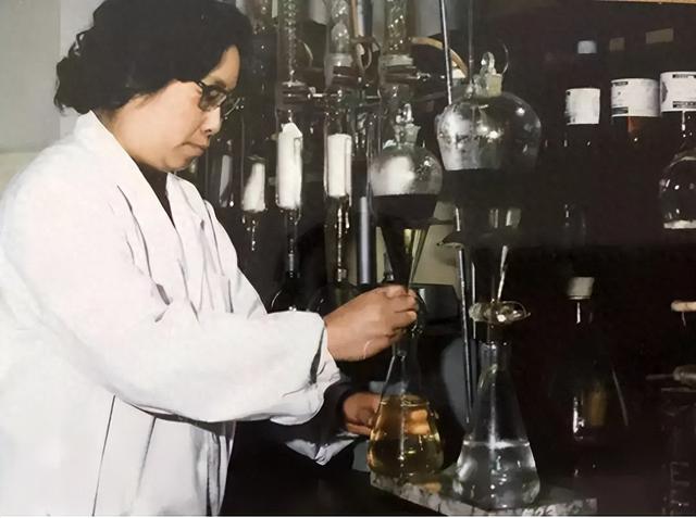 屠呦呦与李廷钊不为人知的爱情，真神仙眷侣