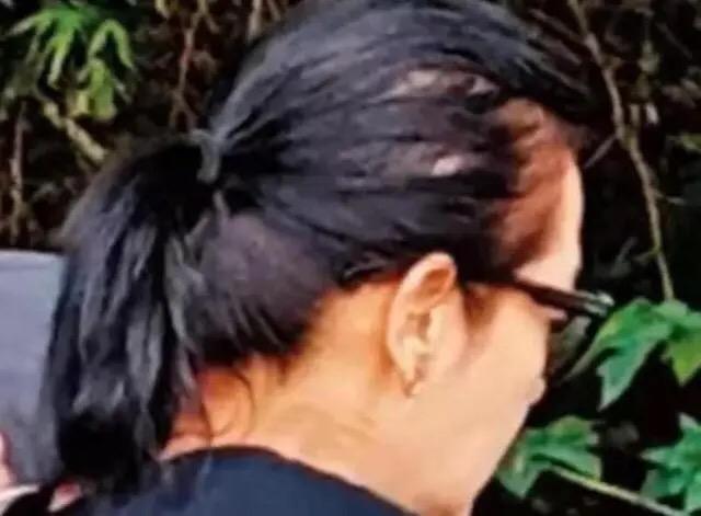 49岁刘若英近照，面露老态撞脸那英，发量稀少让人担忧