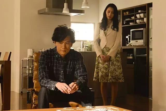 愉快的连衣裙 不愉快的果实