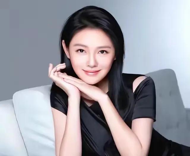 陈岚说:大S纯白得人间不配拥有!多扎心的话语,却一针见血