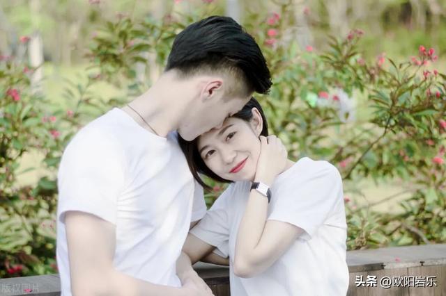 情侣照牵手的正确姿势，唯美又不失浪漫