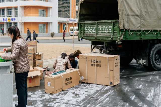 混在朝鲜（808）和朝鲜对象举办隆重婚礼