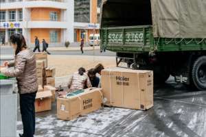 嫁妆一牛车(混在朝鲜（808）和朝鲜对象举办隆重婚礼)