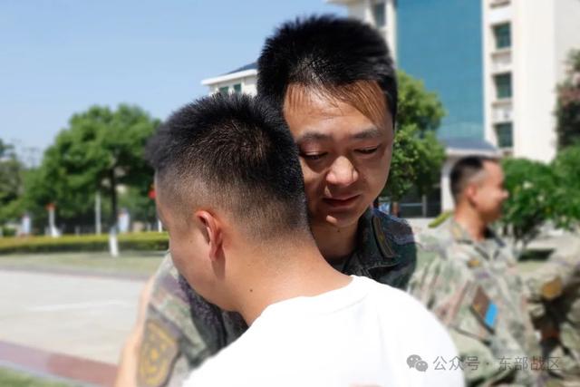 最后一道军令：送战友！