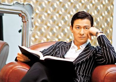 洪金宝：号称港圈“功夫胖”，嘴角却因被打留疤，是谁如此大胆？