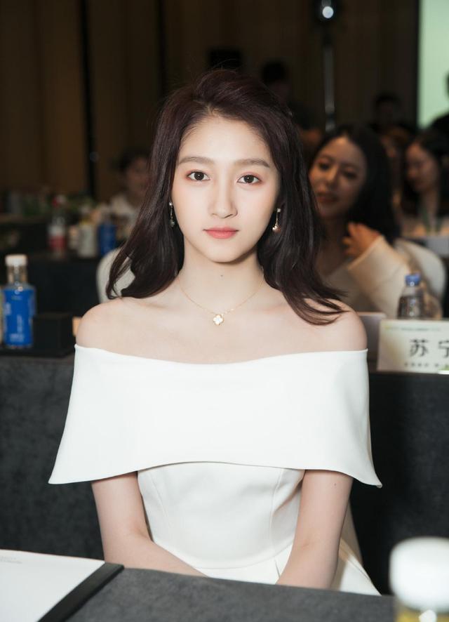 吴京原来出身贵族，那英是慈禧的后裔？曾经的满族八大姓都去哪了