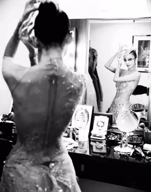 “人间异类”杨丽萍，她是仙子还是疯子？