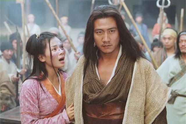 金庸去世一周年:年岁渐大,再读金庸,渐渐意识到那个武侠世界的幻梦本质,但甘愿沉溺其中