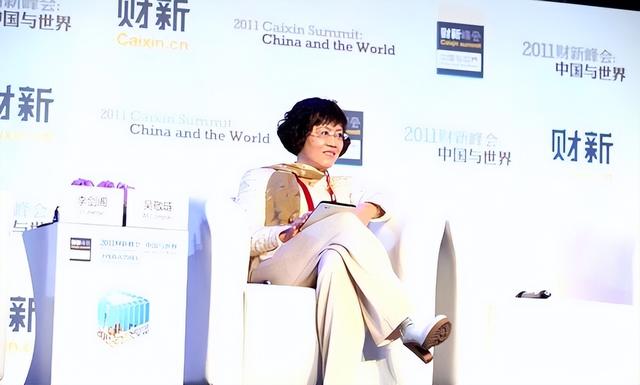 主持人曾子墨：嫁上司4年生2胎，结婚18年，如今活成人生赢家