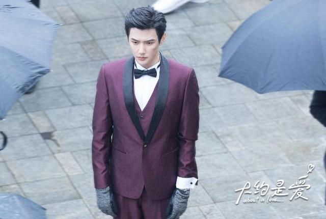 彦希宽肩配大长腿 多样绅士与盐系少年自由切换