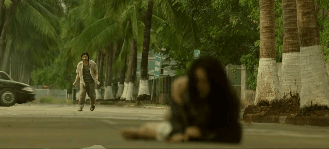 满脸的折子，浑身的油腻，却要演“坐台”的小姐，网友：真服了？