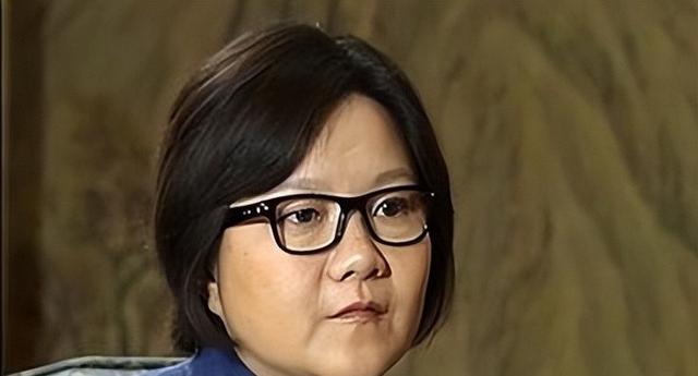 瞒不住了！“京圈真格格”惊人背景曝光，难怪撕遍内娱却无人敢惹