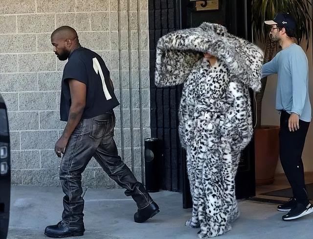 侃爷夫妇开始闹离婚？格莱美一脱后，比安卡终于受不了了？