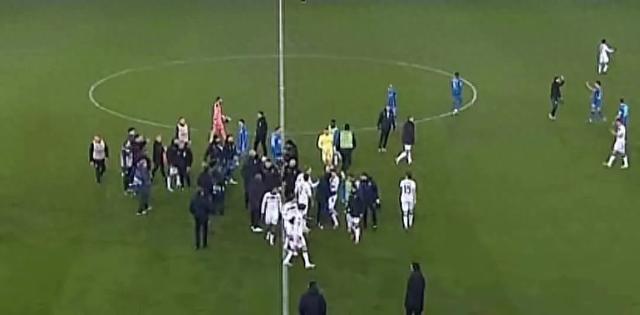 
					</div>
					<div class=