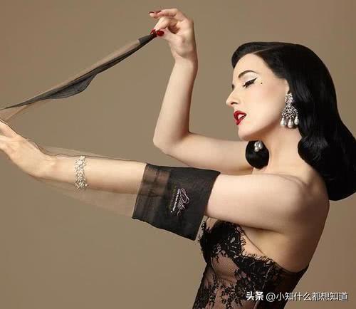 世界第一的脱衣舞娘:金发大妞蒂塔·万提斯如何成为性感尤物?