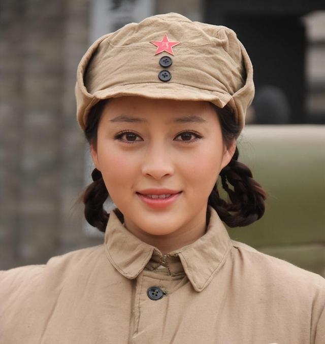 甘婷婷新片露肉镜头太多被投诉，尺度大儿童不宜，网友怒斥太荒唐