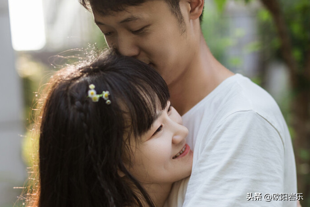 情侣照牵手的正确姿势，唯美又不失浪漫