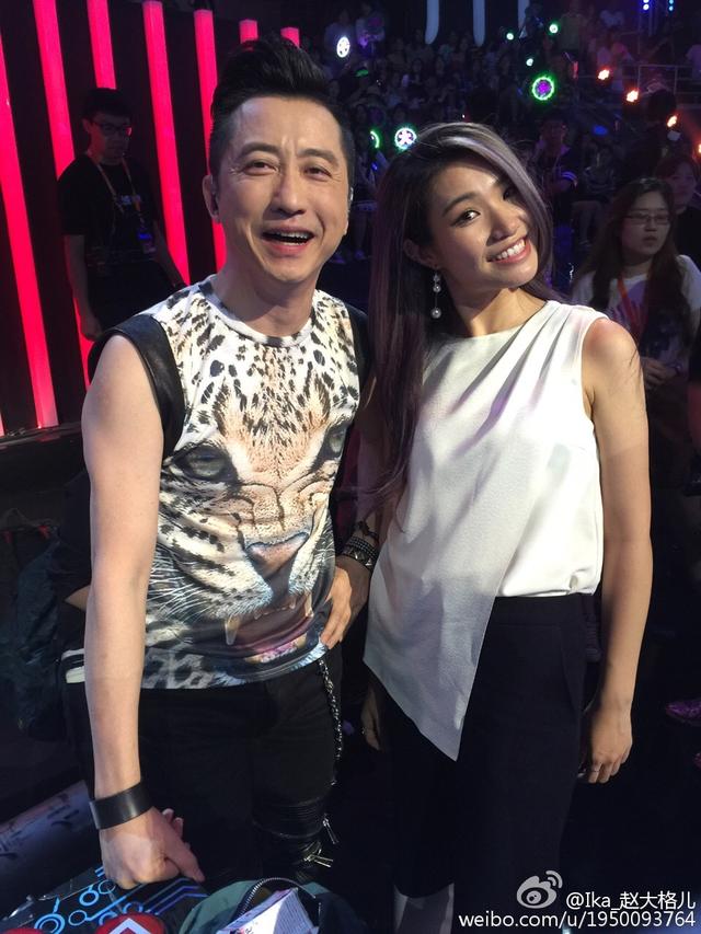 赵大格,一个嘴巴超级大又有欧美嗓音的她,穿衣搭配起来真是漂亮