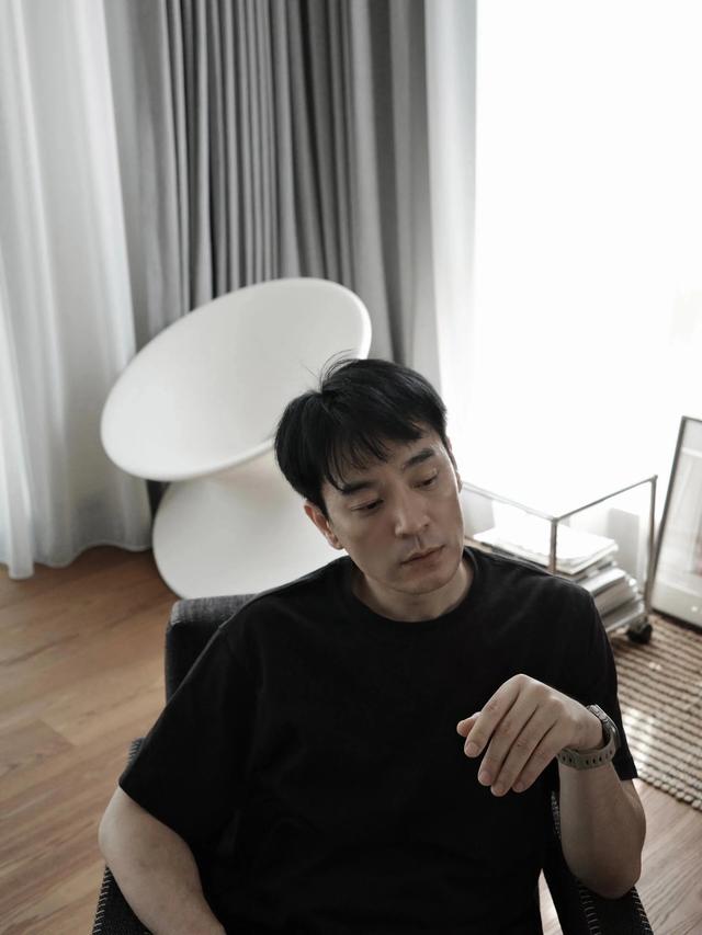 隋雨蒙李光洁享受浪漫二人世界,结婚5周年恩爱甜蜜,俩儿子好帅