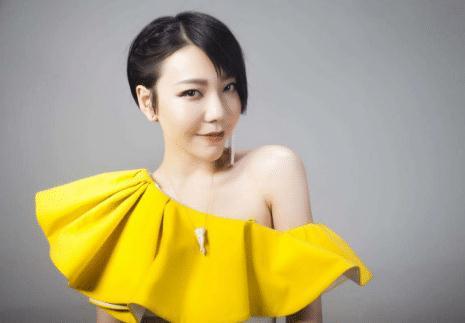 有一种“整容”叫吴莫愁卸浓妆，网友：仙女本尊没错