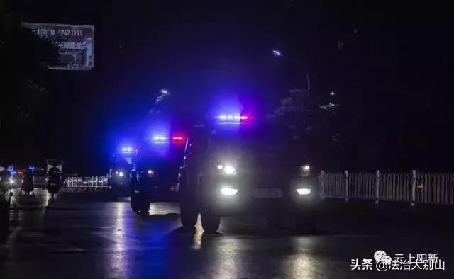 湖北警方清查娱乐场所，97名男女被抓！全程网上直播…