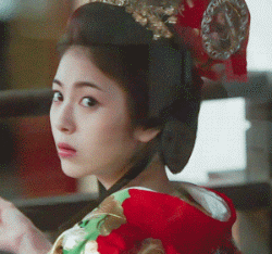 日媒爆料：实业家和两位日本一线女星都有过关系，次元壁破得离谱