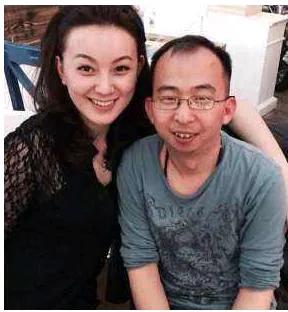 24年,从“第一丑星”到身价过亿,他的人生剧本有多离谱?