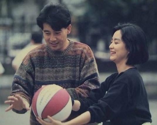 1974年,秦汉对怀孕的妻子说:我爱上了林青霞,我也不想失去你