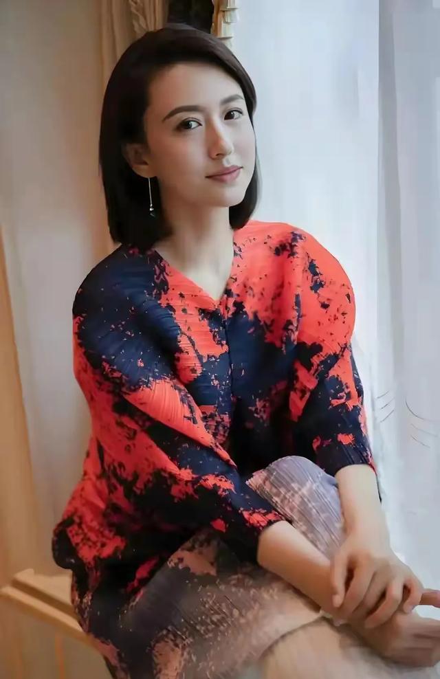 山西籍央视才女主持人张蕾:貌美如花,才华横溢