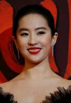 笑起来露牙龈(一笑就露牙龈，你有没有中招？快来看怎么解决)