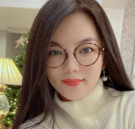 80年代红极一时，因父亲反对无奈退圈的宝珣，如今成为商业大亨！