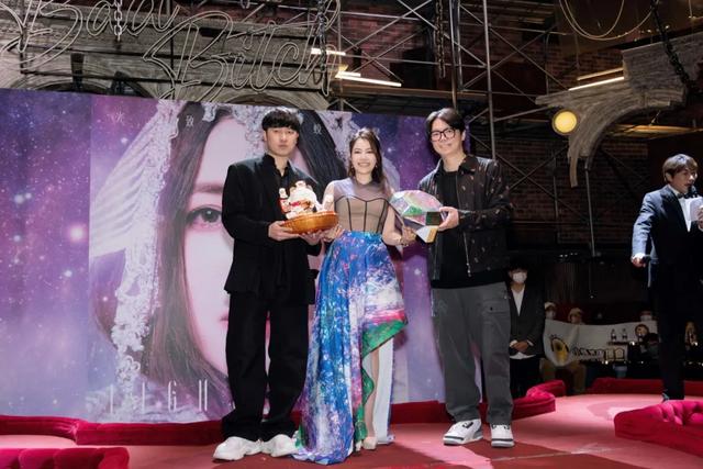 “平民天后”徐怀钰孕育“新生命《光致·蜕变》,浓缩13首好歌!