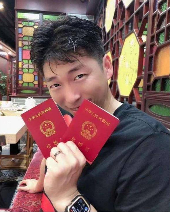 男排名将沈琼:运动生涯有悲情,39岁才结婚