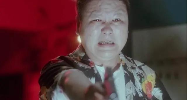 79岁黄金配角陈龙去世,曾和洪金宝齐名,退圈17年突传噩耗