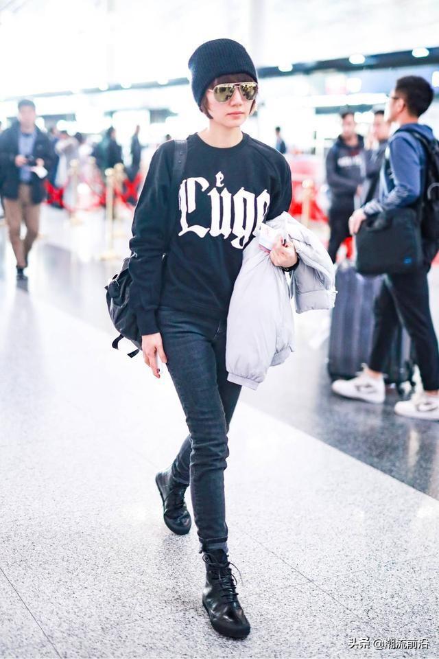 165张天爱同框168袁泉，袁泉的腰直逼张天爱胸，到底谁谎报了身高