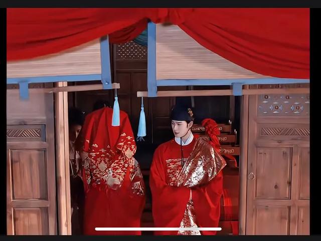 楚乔背后有彼岸花，三生三世白浅手臂疤痕，九重紫窦昭有耳后痣？