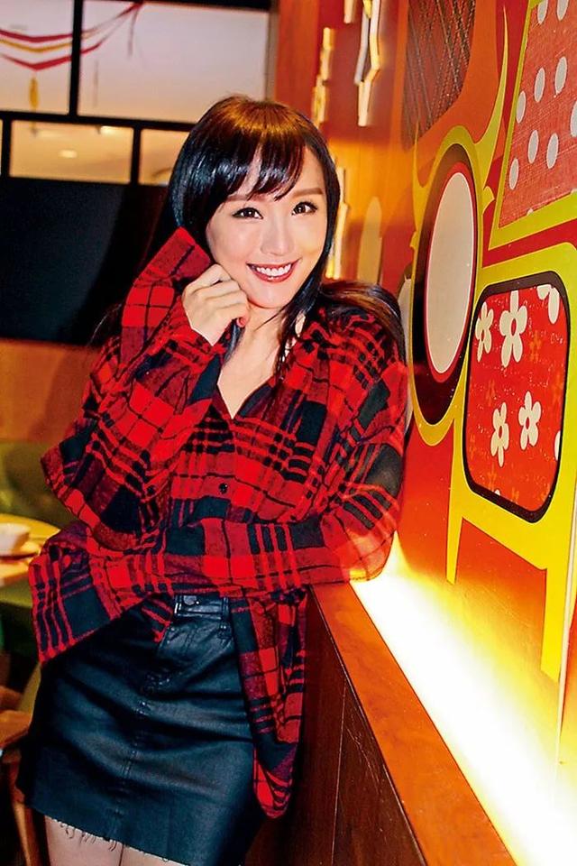 她是《喜爱夜蒲》里的夜店女王 现实演绎从靓模到演员的完美蜕变