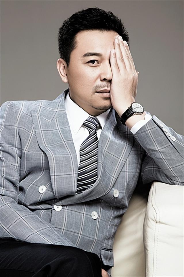 《无间》张晞临：成名前请客赊遍一条街，48岁后连生两个儿子