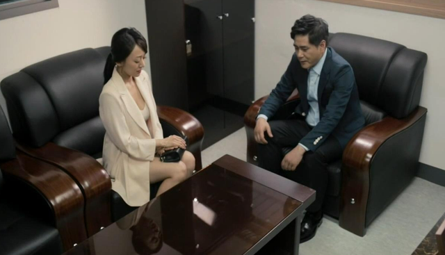 韩国颠覆三观的家庭伦理片《新妈妈》：伦理漩涡中的爱恨交织