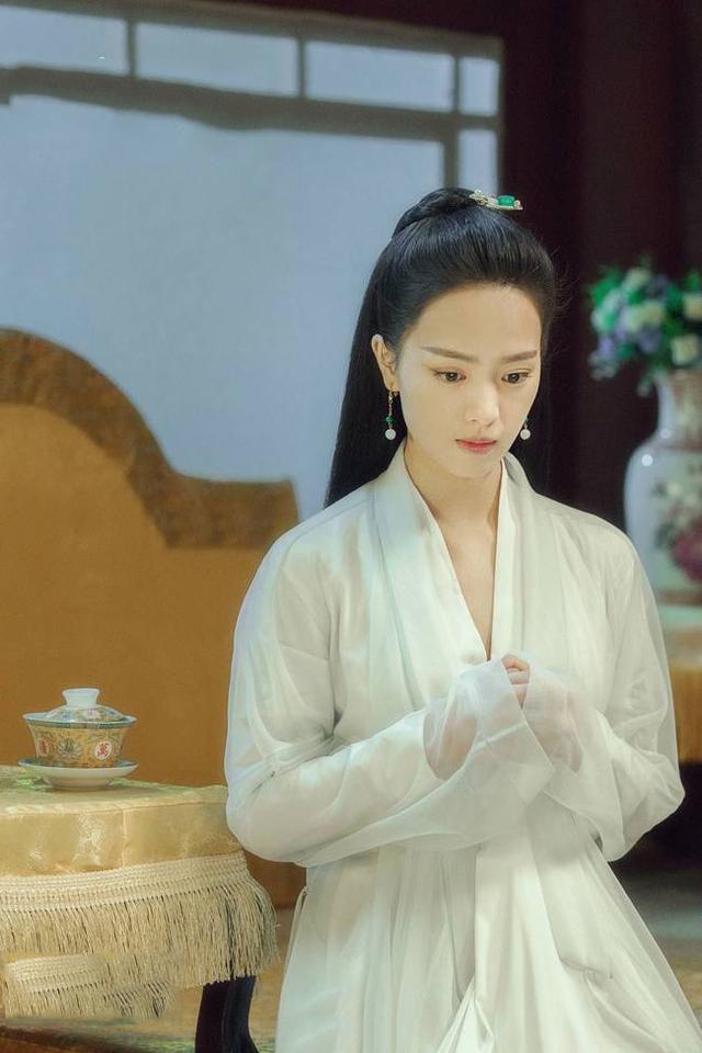 《舞法天女》的芙洛媞，曾获S女郎大赛冠军，四部剧待播受期待